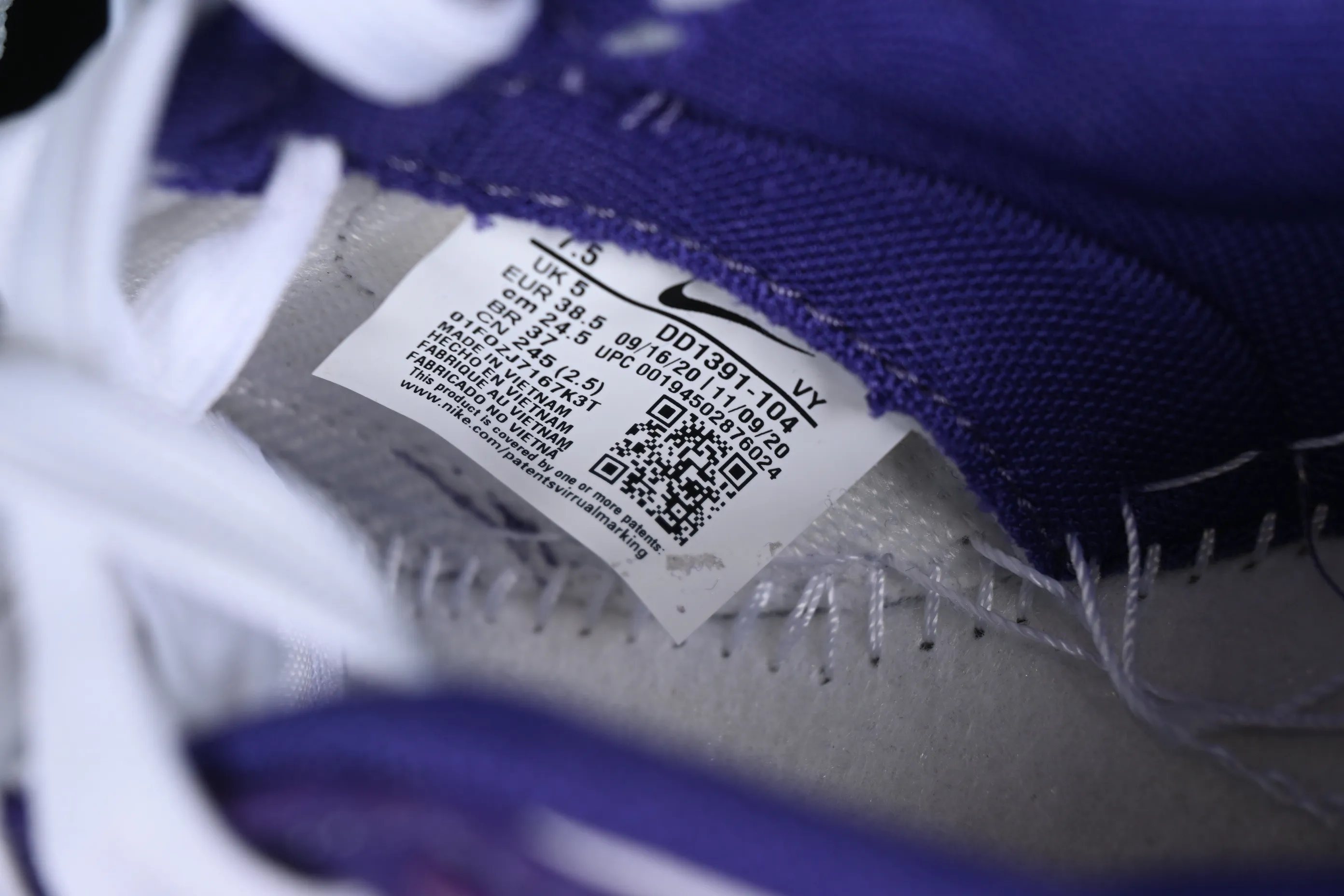 All categories Nk SB Dunk Series Nk SB Dunk Low low-top sneakers Cost-effective version Nk Dunk Low SB Retro White and Purple Dunk Series low-top casual sports skateboard shoes DD1391-104